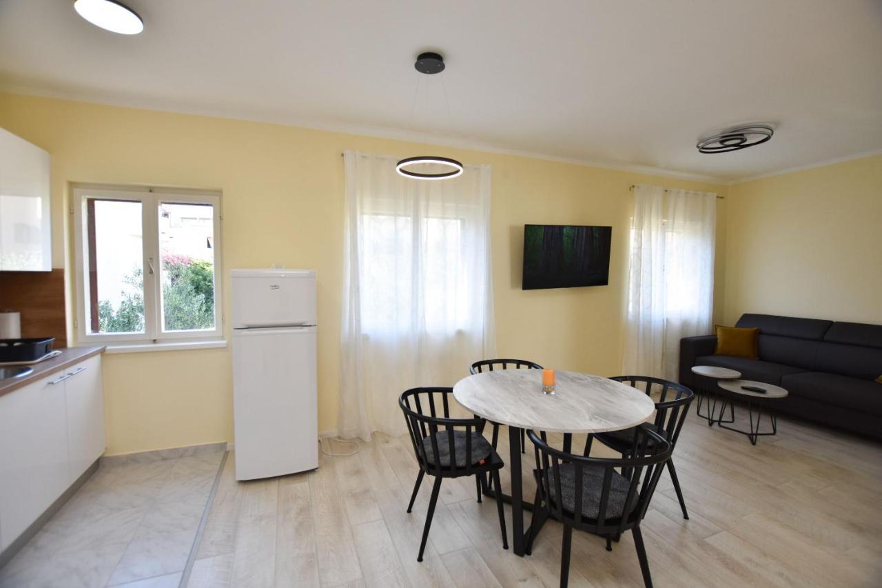 Apartment Ruzica Primošten Esterno foto